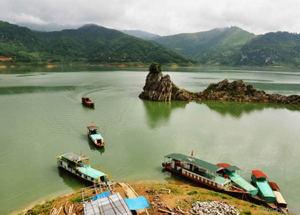 top 10 dia diem du lich noi tieng cua son la 2 - Top 10 địa điểm du lịch nổi tiếng của Sơn La
