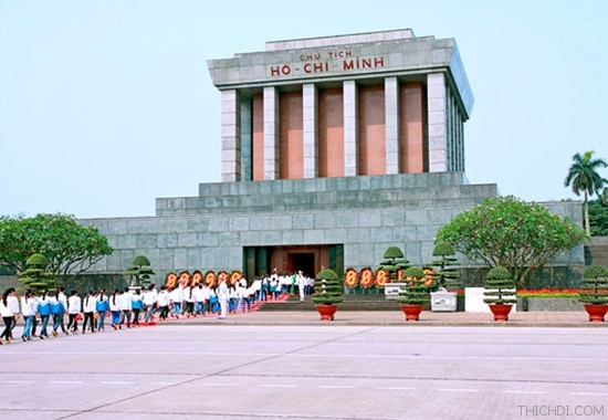 top 10 diem du lich noi tieng khi den ha noi 1 - Top 10 điểm du lịch nổi tiếng khi đến Hà Nội