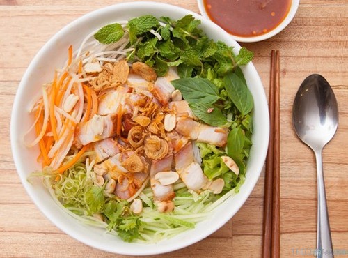top 10 mon an noi tieng khong nen bo qua khi du lich da nang 3 - Top 10 món ăn nổi tiếng không nên bỏ qua khi du lịch Đà Nẵng