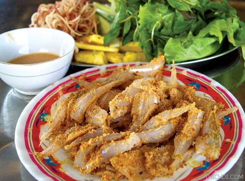 top 10 mon an noi tieng khong nen bo qua khi du lich da nang 7 - Top 10 món ăn nổi tiếng không nên bỏ qua khi du lịch Đà Nẵng