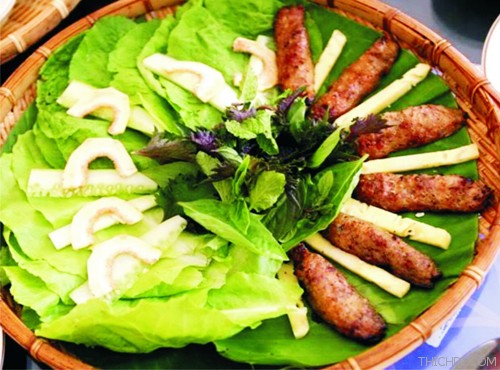 top 10 mon an noi tieng khong nen bo qua khi du lich thua thien hue 4 - Top 10 món ăn nổi tiếng không nên bỏ qua khi du lịch Thừa Thiên Huế