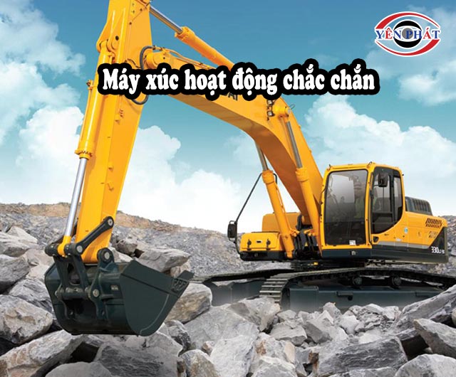 2 cách đổ dầu máy xúc: nhanh, chính xác, an toàn