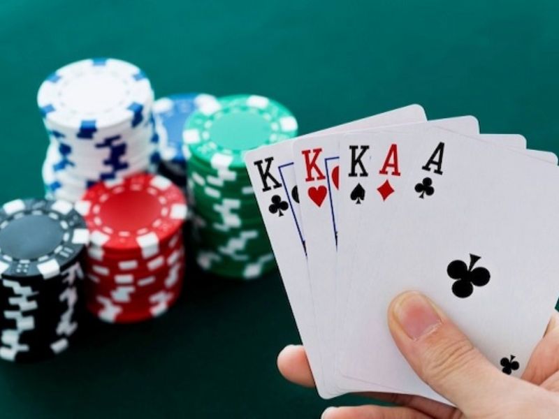 Hướng dẫn chi tiết về cách chơi bài Poker 3 lá cho người mới bắt đầu